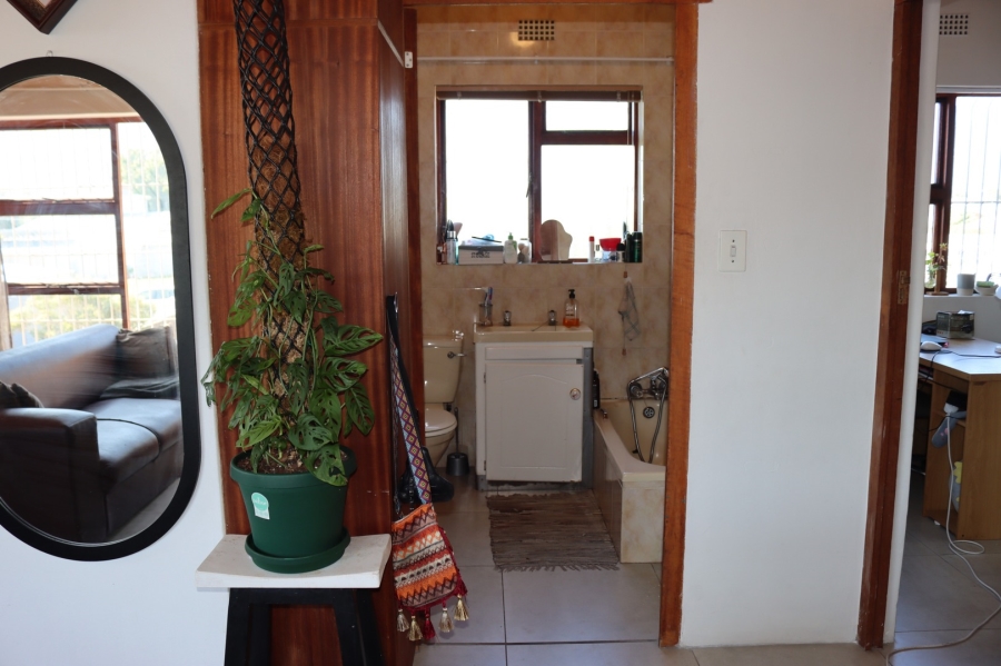 6 Bedroom Property for Sale in Kleinmond Western Cape